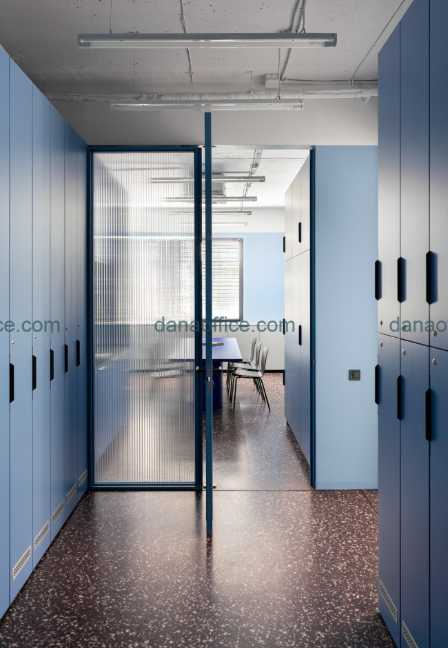 Bố trí kệ tủ để lưu trữ hồ sơ