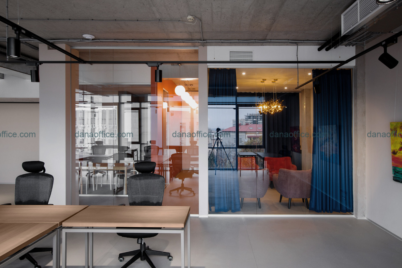 Mở rộng không gian bằng ánh sáng và màu sắc phù hợp